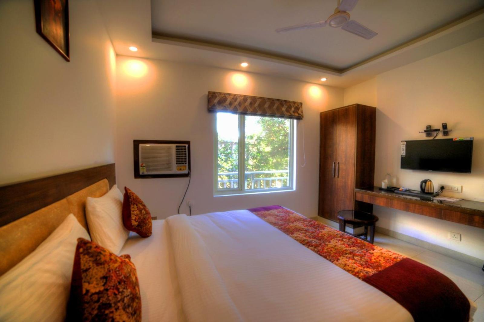 Hotel Peridot Near Igi Delhi Airport Нью-Дели Экстерьер фото